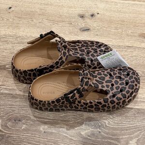 CROCS  Brown Leopard Sandals
